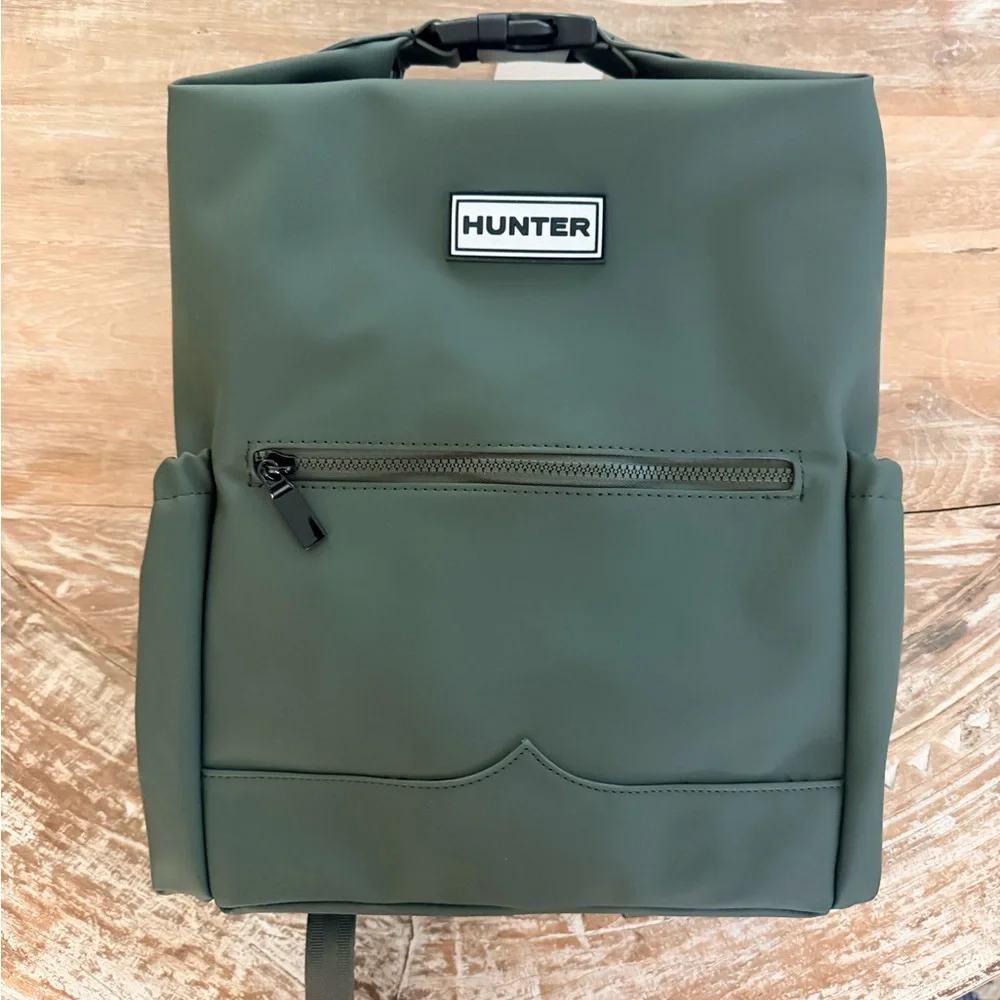 NWT Hunter Top Clip Back Pack